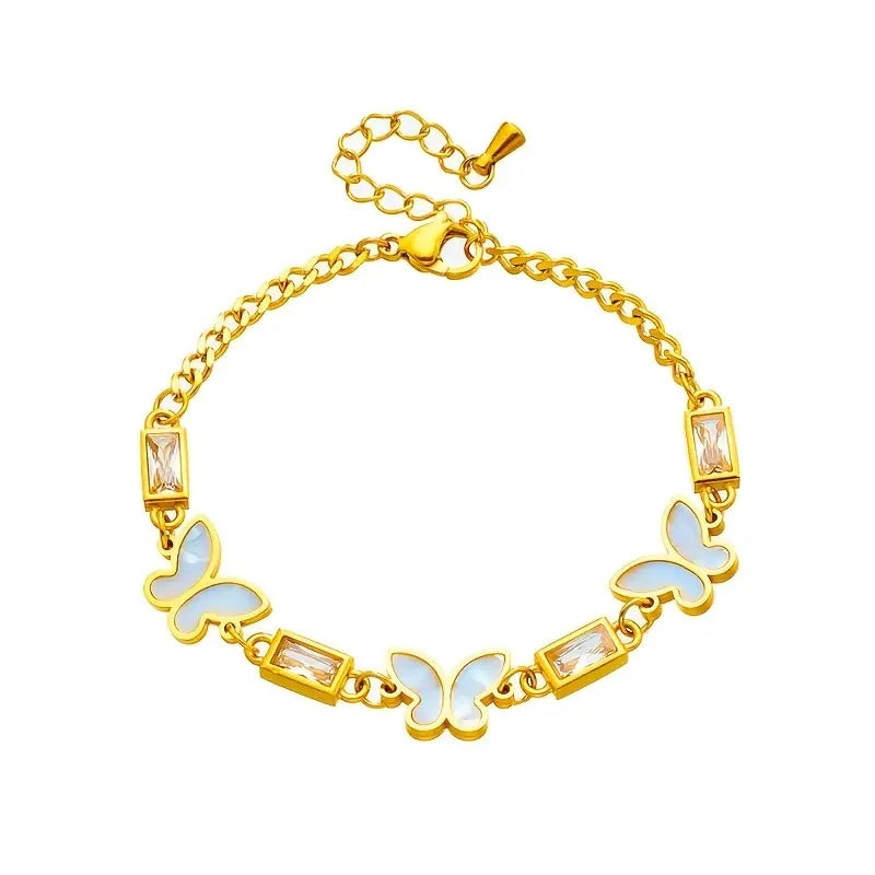 Schmetterlings-Armband 'Amelia' – Vergoldet mit Zirkonia und Perlmutt-Details